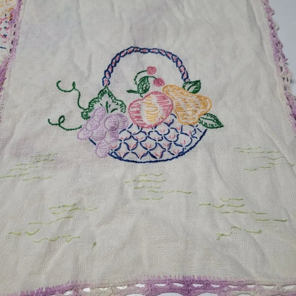 Table Runner this charming